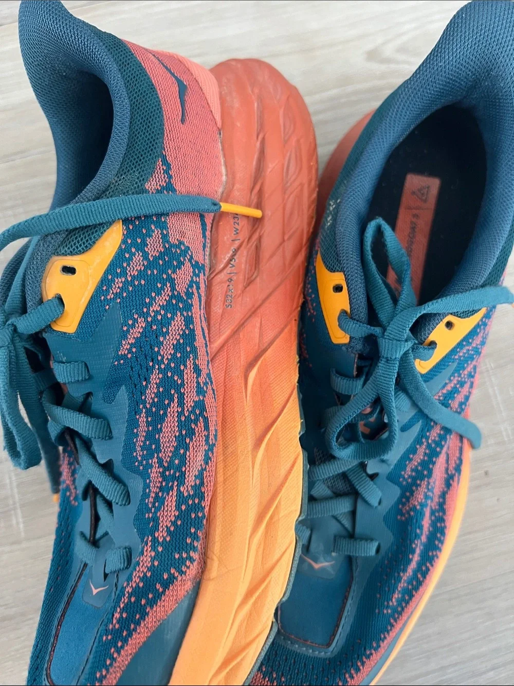 Hoka Speedgoat 5 Women's Trail Running Shoes Size 8.5B Blue Orange running gym